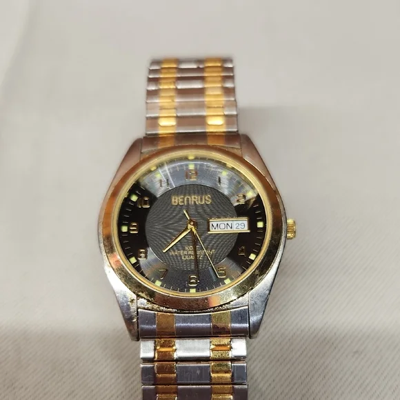 Gold and Silver Men's Watch - Picture 3 of 6